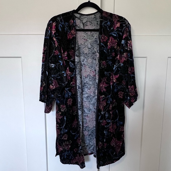 Floral Velvet Black Long Open Kimono Cardigan - Picture 2 of 8